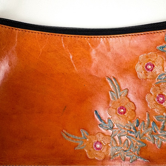 Floral Leather Shoulder Bag - Picture 4 of 7
